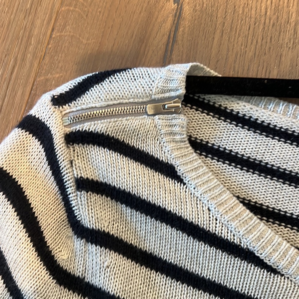 THEORY SMALL STRIPED SWEATER black & grey/cream. Fabulous condition - Picture 3 of 3